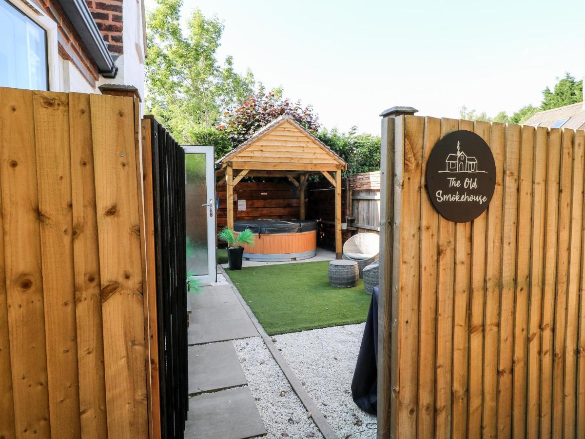 The Old Smokehouse Villa Rugeley Exterior photo